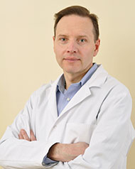 dr n. med. Mariusz Koziak, ortokeratolog, okulista
